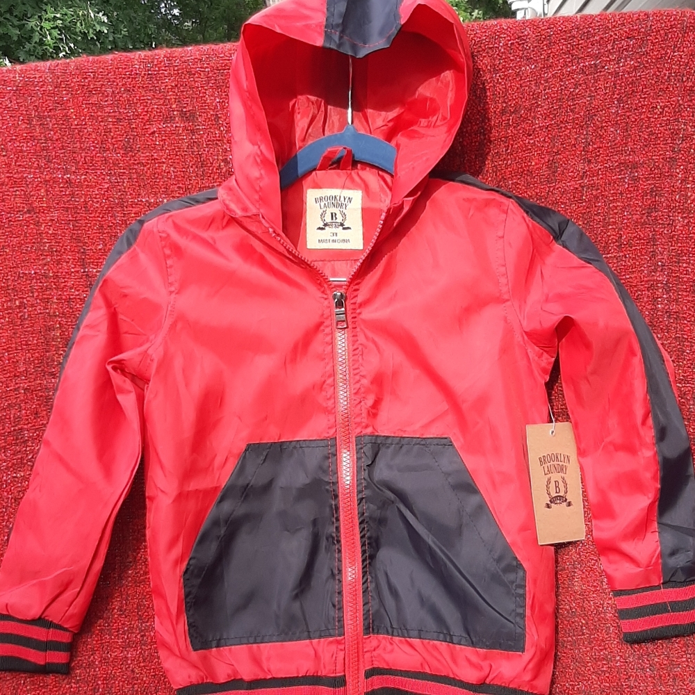 boys jacket size 3T 100% polyester, new with tags